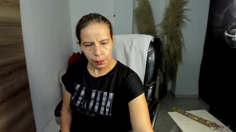 KARLYE online show from April 7, 2:01 am