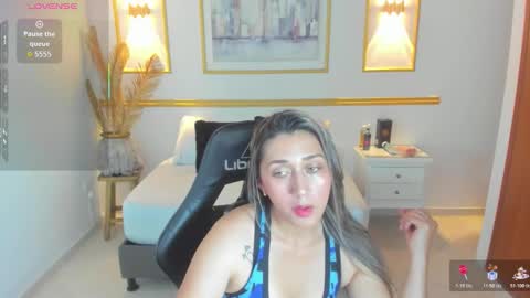 karlyy_ online show from December 21, 7:10 pm