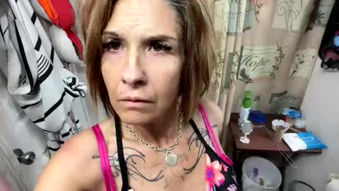 karmadewit1980 online show from May 6, 3:50 pm