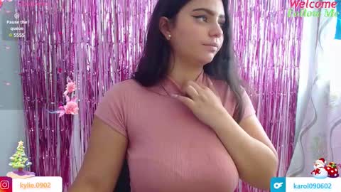 Snapshot of karol_09 chatting on December 19, 2:35 pm karol 09 online show from December 19, 2:35 pm