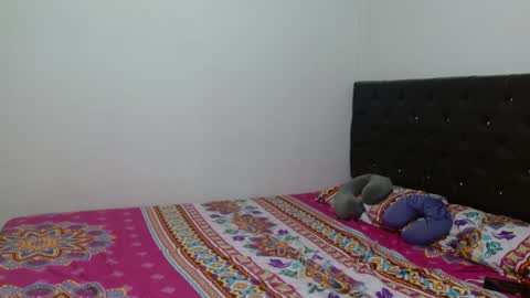 Snapshot of karol_kelle chatting on December 12, 2:04 am Karol online show from December 12, 2:04 am