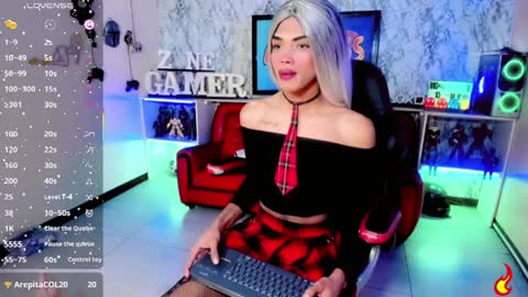 Snapshot of karol_vanessa__ chatting on April 11, 8:07 am karol Vanessa online show from April 11, 8:07 am