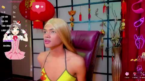 Snapshot of karol_vanessa__ chatting on April 16, 10:01 pm karol Vanessa online show from April 16, 10:01 pm