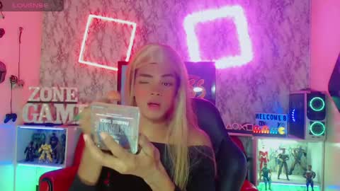 Snapshot of karol_vanessa__ chatting on April 27, 12:47 pm karol Vanessa online show from April 27, 12:47 pm