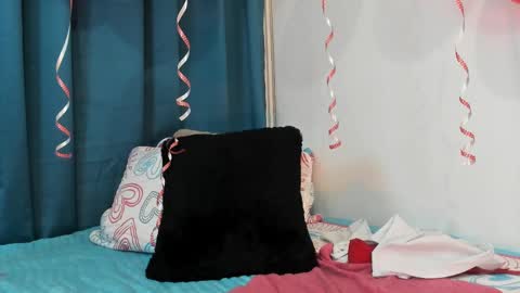 Snapshot of karol_w10 chatting on February 13, 9:49 pm karol_w10 online show from February 13, 9:49 pm