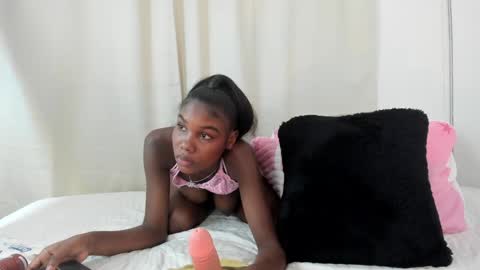 Snapshot of karol_w10 chatting on February 26, 1:32 am karol_w10 online show from February 26, 1:32 am