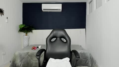 katalina online show from April 13, 10:21 am