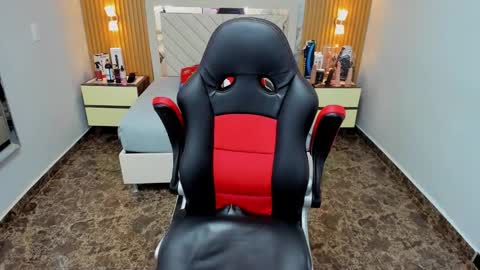 Karol and Luna online show from December 17, 6:58 pm