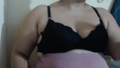karolbb21 online show from April 17, 2:31 pm