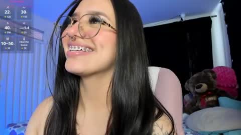 Snapshot of karolina_evans chatting on June 20, 2:20 pm karolina_evans online show from June 20, 2:20 pm