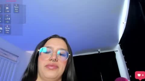 Snapshot of karolina_evans chatting on July 29, 2:04 pm karolina_evans online show from July 29, 2:04 pm