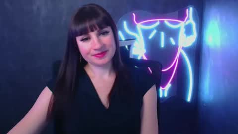 Caroline online show from December 3, 9:44 am