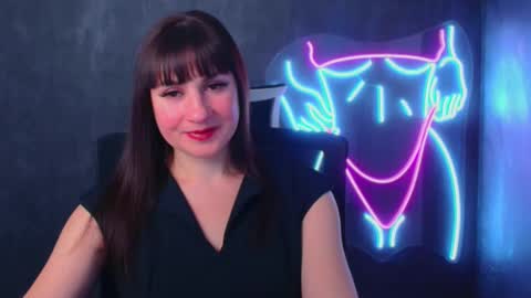 Caroline online show from December 13, 6:49 pm