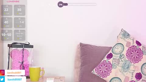 Snapshot of karolinahil chatting on March 13, 4:41 am karolinahill online show from March 13, 4:41 am