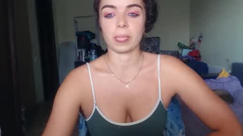 Snapshot of karolinasweet chatting on February 27, 10:04 am Mila online show from February 27, 10:04 am