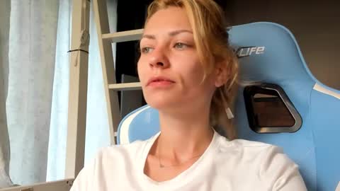 karoline121 online show from September 11, 7:30 am