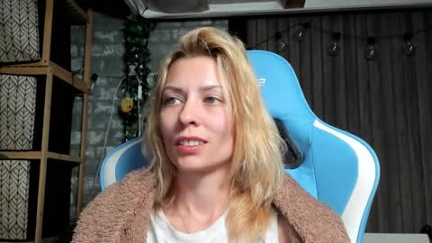 karoline121 online show from September 17, 8:54 pm