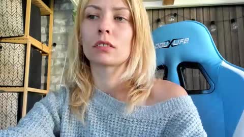 karoline121 online show from September 18, 9:22 am