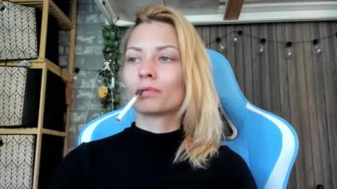 karoline121 online show from September 19, 12:06 pm