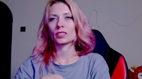 karoline121 online show from November 27, 6:21 pm