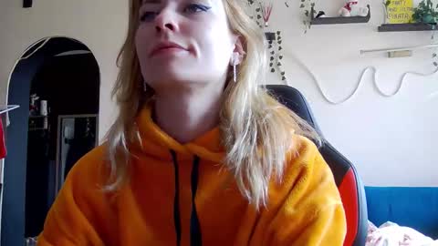 karoline121 online show from February 25, 9:19 am