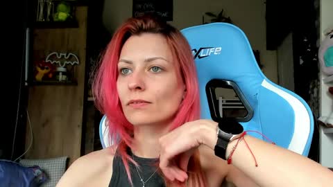 karoline121 online show from April 1, 1:52 pm