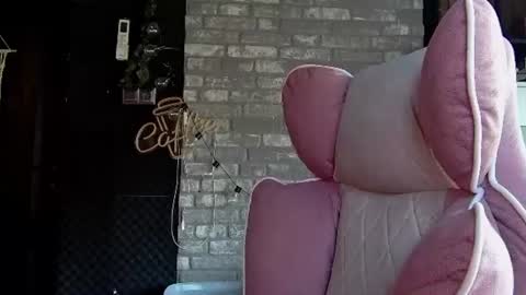 Snapshot of karoline121 chatting on July 5, 4:19 am karoline121 online show from July 5, 4:19 am