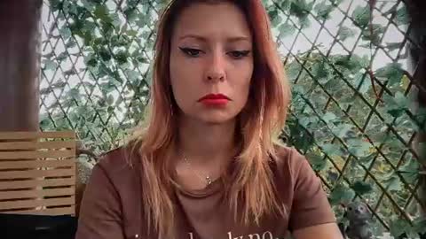 Snapshot of karoline121 chatting on July 7, 6:47 am karoline121 online show from July 7, 6:47 am