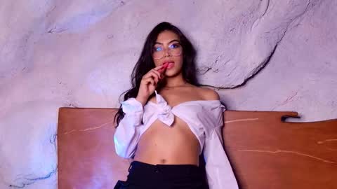 Snapshot of karoline_santos chatting on November 6, 10:10 pm K online at 600 until 1100 USA Time online show from November 6, 10:10 pm