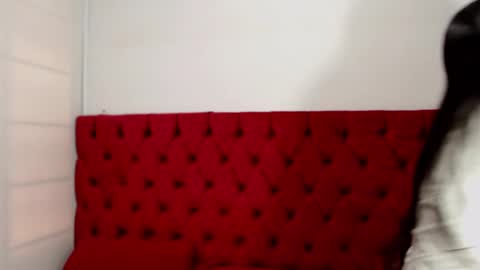 Isa online show from February 15, 8:11 pm