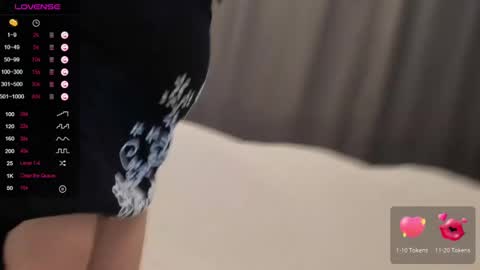 Snapshot of karolinecher chatting on December 6, 5:55 pm Karoline online show from December 6, 5:55 pm