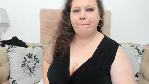 Snapshot of karolinejoyy chatting on February 19, 11:01 pm KarolineJoyy online show from February 19, 11:01 pm