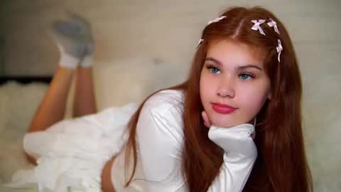 lina online show from November 30, 11:36 am