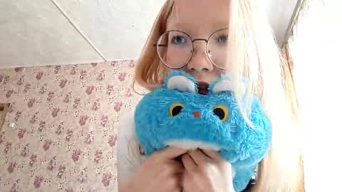 Snapshot of karoncabeza chatting on March 3, 7:03 am Sara online show from March 3, 7:03 am