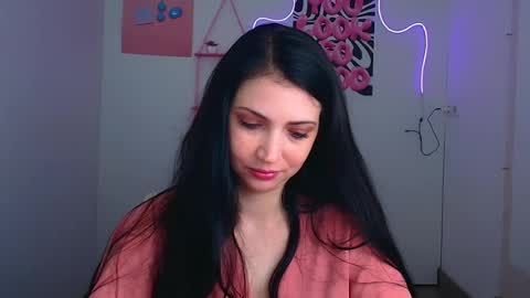 Snapshot of karyna_joy chatting on June 17, 5:43 am Karyna online show from June 17, 5:43 am