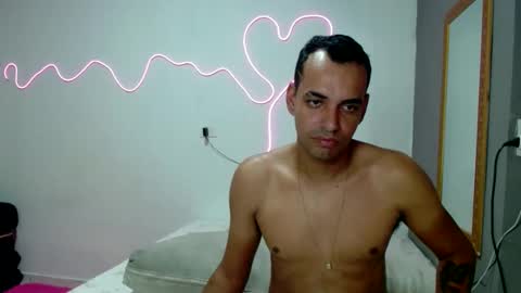 Tamires e Maicon online show from December 15, 6:59 pm