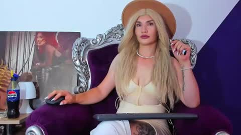 Snapshot of kasandrahayes chatting on July 20, 4:05 am Miss K. online show from July 20, 4:05 am