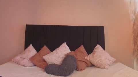 kassandra james online show from December 15, 1:15 pm