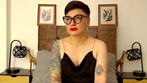 kat paradisse online show from November 13, 7:46 pm