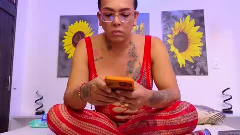 Katalina online show from November 14, 1:21 pm