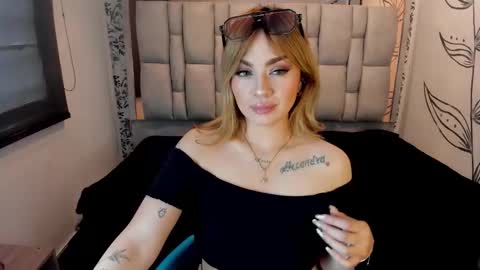 K A T A  H O O T online show from December 19, 8:16 pm