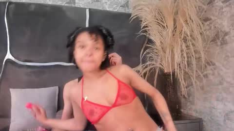 Kata And Layan online show from December 21, 1:29 pm