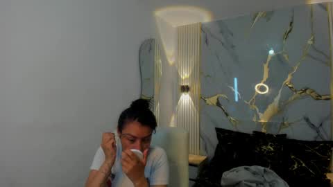 Snapshot of kataleya_bella chatting on May 2, 7:19 pm kataleya_bella online show from May 2, 7:19 pm