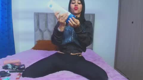 Snapshot of kataleyavillalobos chatting on May 13, 2:36 pm kataleyavillalobos online show from May 13, 2:36 pm