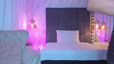 Snapshot of kataliina_18 chatting on December 18, 11:56 am Kat online show from December 18, 11:56 am