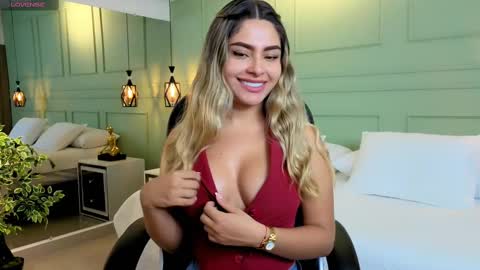 Snapshot of kataliina_18 chatting on September 9, 11:54 am Kat online show from September 9, 11:54 am