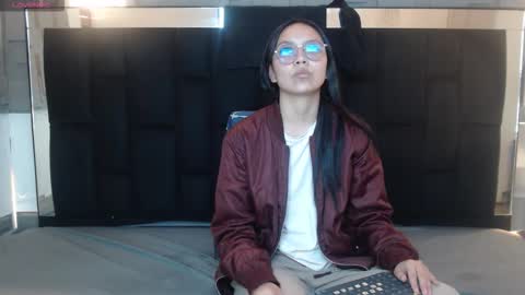 Katalina online show from February 10, 1:37 pm