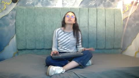 Katalina online show from April 5, 3:09 pm