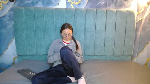Katalina online show from April 25, 5:10 pm