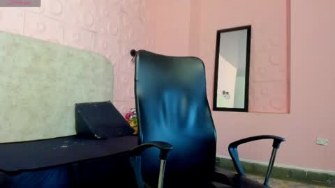 Katalina online show from April 30, 8:57 pm